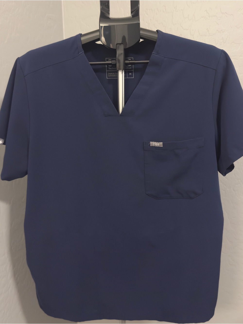 FIGS Men's Chisec 3-Pocket Scrub Top Navy Blue Medium EUC